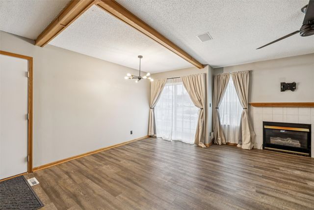 1400 S 52nd Street 13, West Des Moines, IA 50265