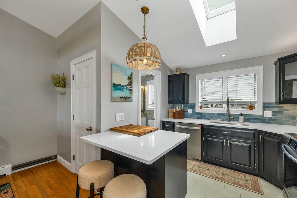 Image 17 of property listing at 20 Harris Ave Unit 10, Hampton, NH 03842