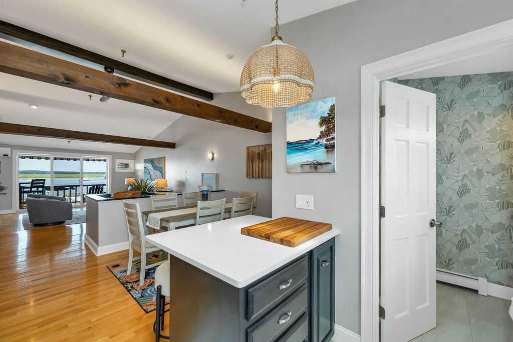 Image 18 of property listing at 20 Harris Ave Unit 10, Hampton, NH 03842