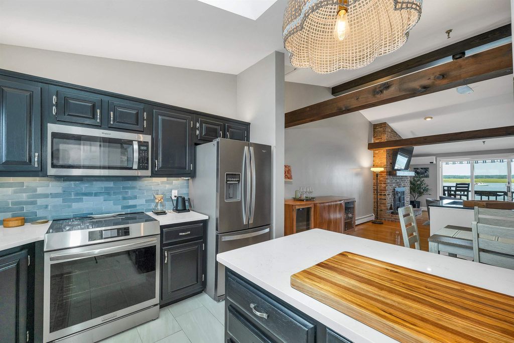 Image 19 of property listing at 20 Harris Ave Unit 10, Hampton, NH 03842
