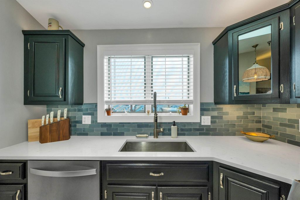 Image 20 of property listing at 20 Harris Ave Unit 10, Hampton, NH 03842