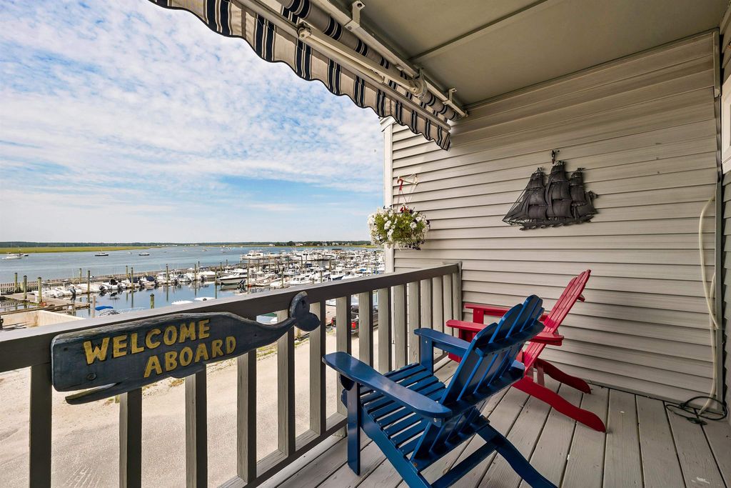 Image 22 of property listing at 20 Harris Ave Unit 10, Hampton, NH 03842