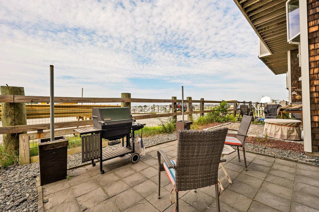 Image 24 of property listing at 20 Harris Ave Unit 10, Hampton, NH 03842