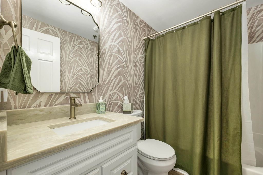 Image 34 of property listing at 20 Harris Ave Unit 10, Hampton, NH 03842