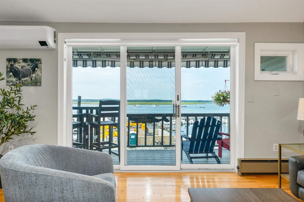 Image 9 of property listing at 20 Harris Ave Unit 10, Hampton, NH 03842