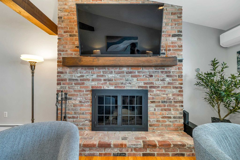 Image 10 of property listing at 20 Harris Ave Unit 10, Hampton, NH 03842