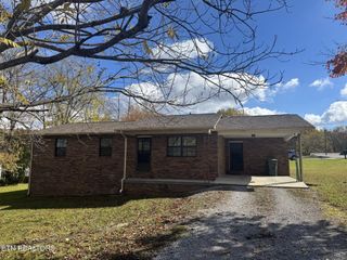 96 County Garage Rd, Crossville, TN 38555