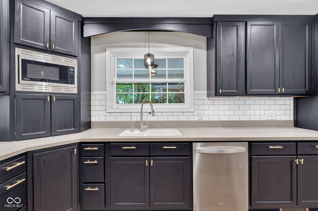 7420 Jewel Lane, Indianapolis, IN 46250