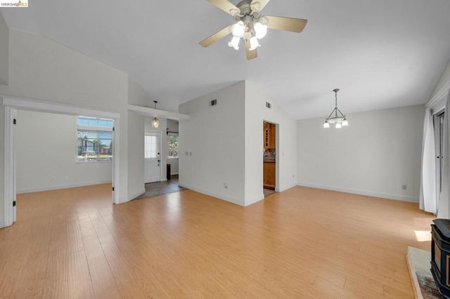 1733 Pine Ct, Oakley, CA 94561