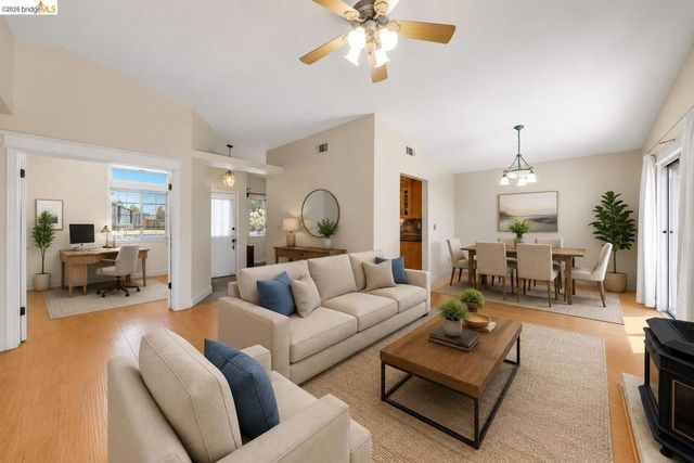 1733 Pine Ct, Oakley, CA 94561