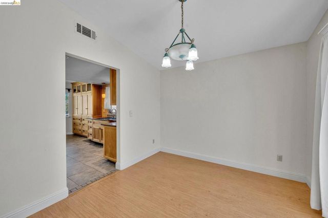1733 Pine Ct, Oakley, CA 94561
