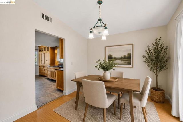 1733 Pine Ct, Oakley, CA 94561