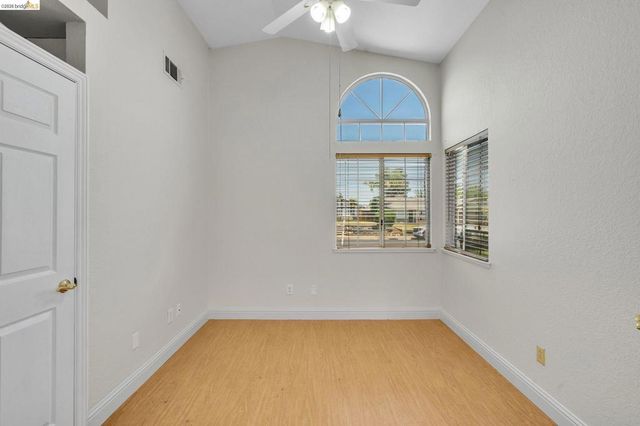 1733 Pine Ct, Oakley, CA 94561