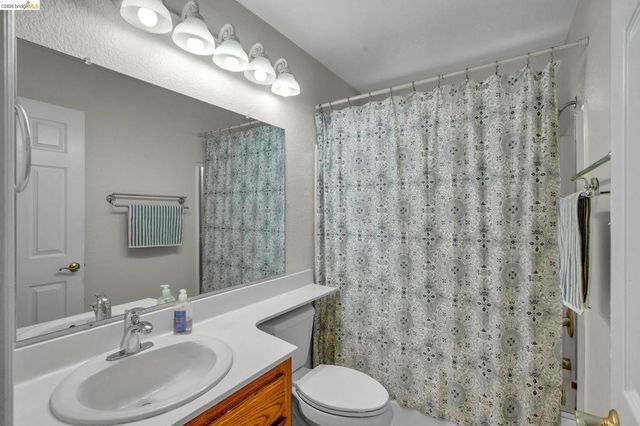 1733 Pine Ct, Oakley, CA 94561