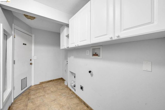 1733 Pine Ct, Oakley, CA 94561