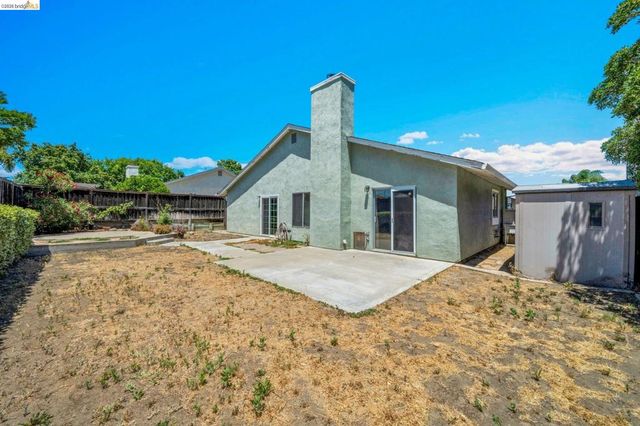 1733 Pine Ct, Oakley, CA 94561