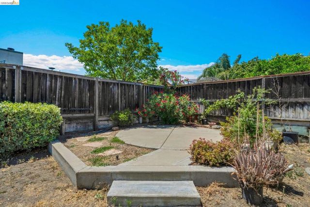 1733 Pine Ct, Oakley, CA 94561