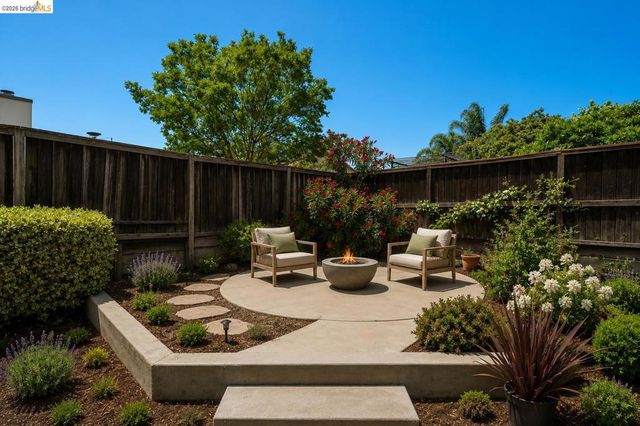 1733 Pine Ct, Oakley, CA 94561