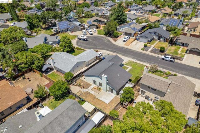 1733 Pine Ct, Oakley, CA 94561