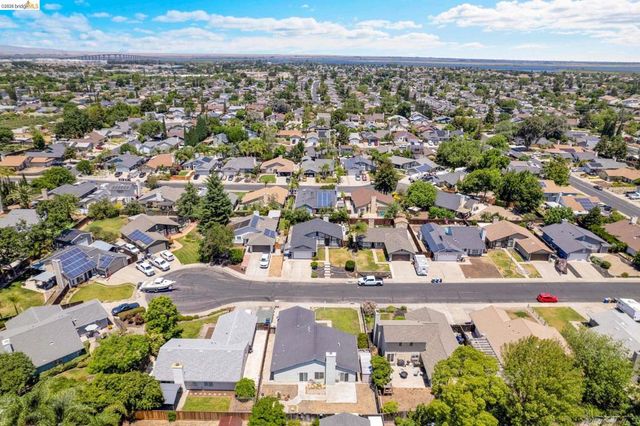 1733 Pine Ct, Oakley, CA 94561