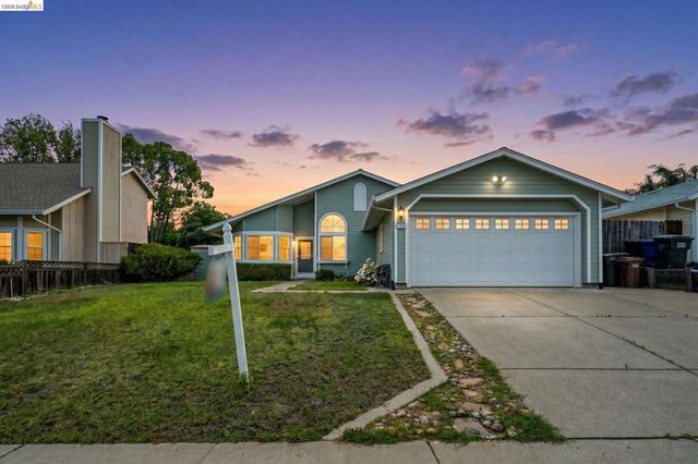 1733 Pine Ct, Oakley, CA 94561