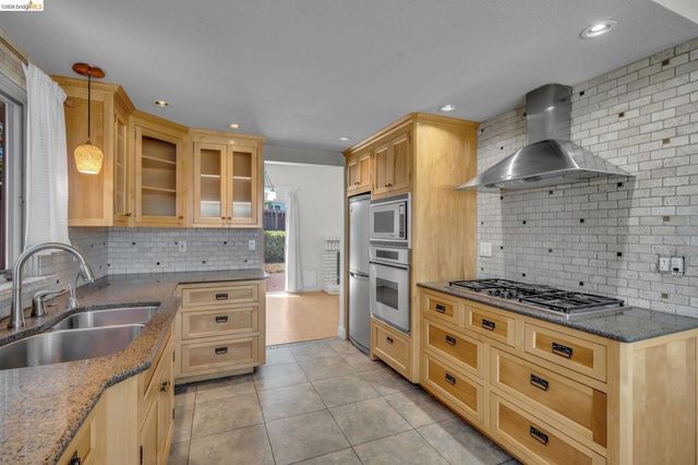 1733 Pine Ct, Oakley, CA 94561