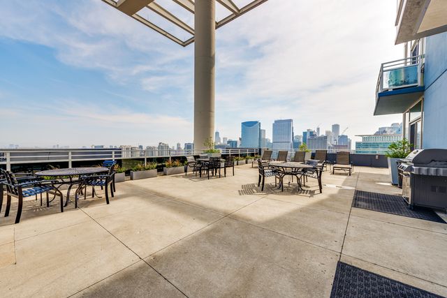 737 W Washington Boulevard 3608, Chicago, IL 60661