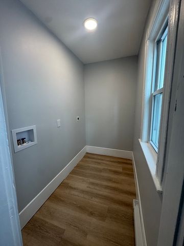 16 Ashton Street 1, Worcester, MA 01605