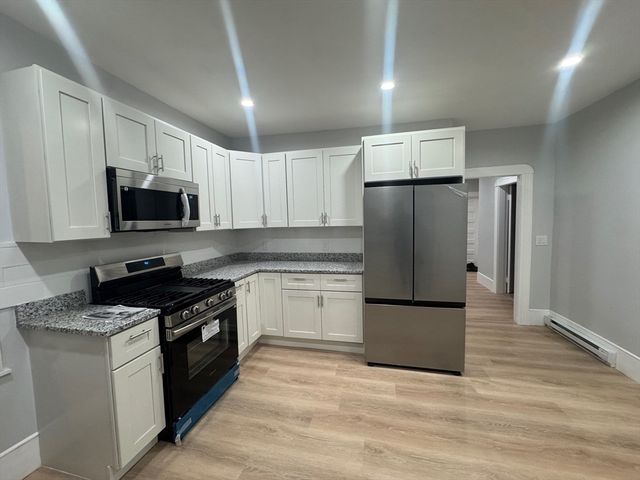 16 Ashton Street 1, Worcester, MA 01605