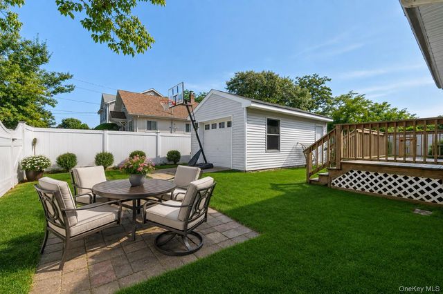 16 Marlboro Place, Bellmore, NY 11710