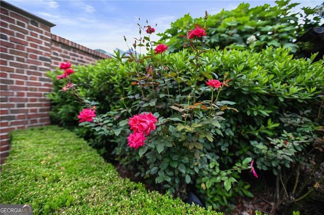 369 Pine Tree Drive NE, Atlanta, GA 30305