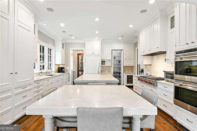 369 Pine Tree Drive NE, Atlanta, GA 30305
