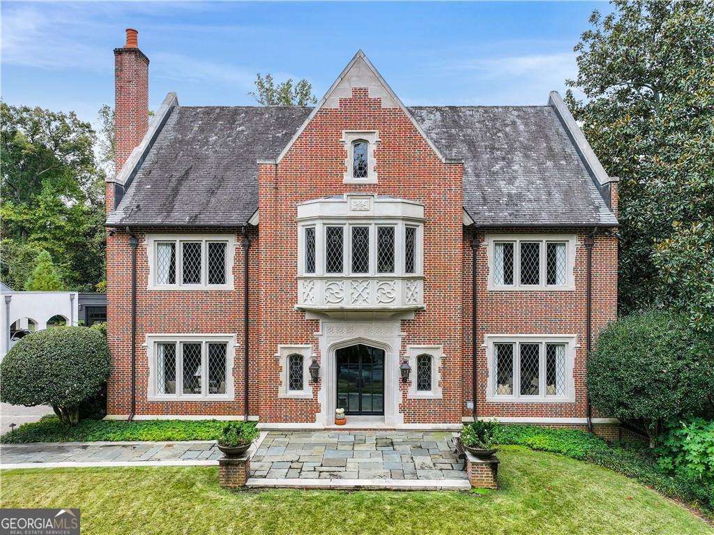 369 Pine Tree Drive NE, Atlanta, GA 30305