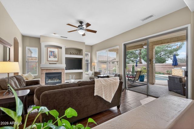 373 W MACAW Drive, Chandler, AZ 85286