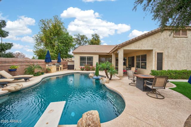 373 W MACAW Drive, Chandler, AZ 85286