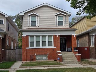 7716 S Paxton Avenue, Chicago, IL 60649