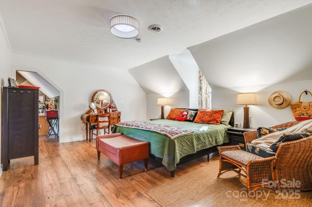 616 Erkwood Drive, Henderson, NC 28739