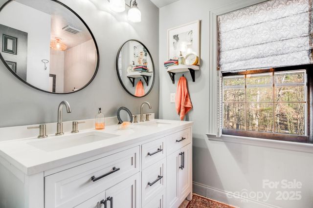 616 Erkwood Drive, Henderson, NC 28739