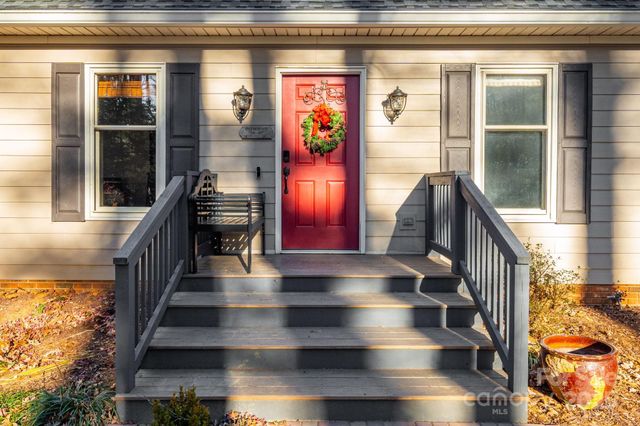 616 Erkwood Drive, Henderson, NC 28739