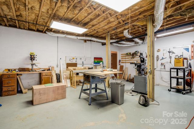 616 Erkwood Drive, Henderson, NC 28739