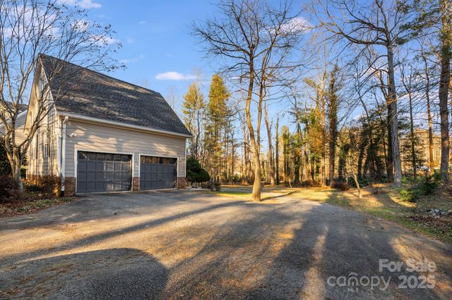 616 Erkwood Drive, Henderson, NC 28739