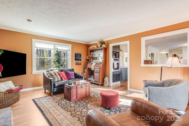 616 Erkwood Drive, Henderson, NC 28739