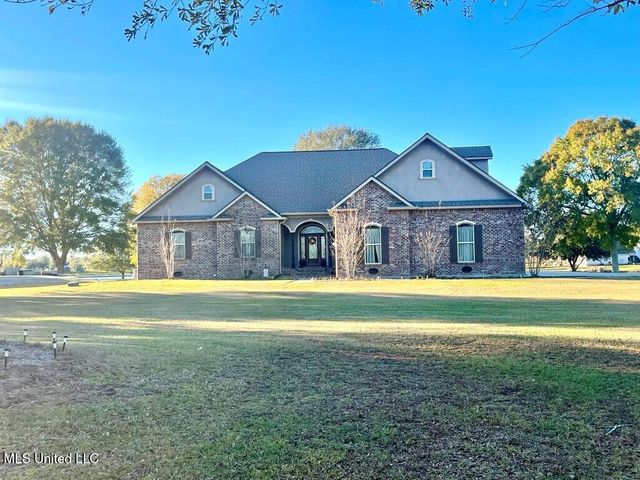 6 Lunker Lane, Poplarville, MS 39470