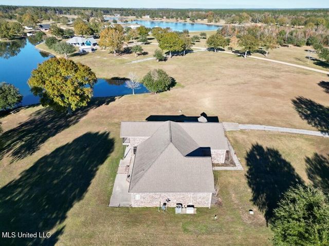 6 Lunker Lane, Poplarville, MS 39470