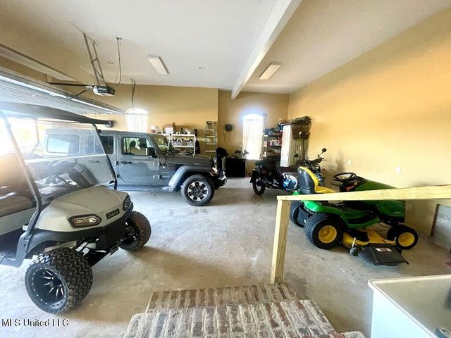 6 Lunker Lane, Poplarville, MS 39470