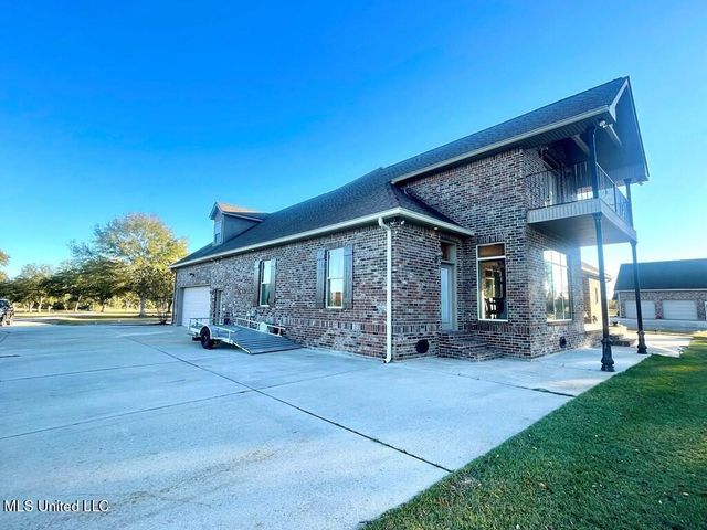 6 Lunker Lane, Poplarville, MS 39470