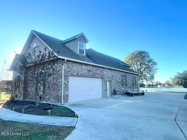 6 Lunker Lane, Poplarville, MS 39470
