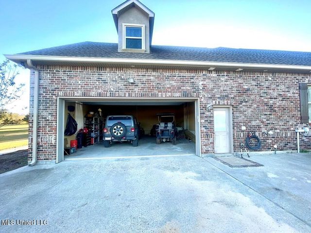 6 Lunker Lane, Poplarville, MS 39470