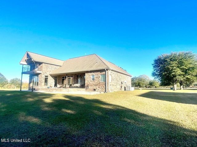 6 Lunker Lane, Poplarville, MS 39470