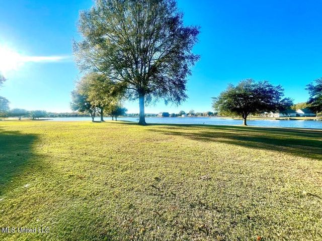 6 Lunker Lane, Poplarville, MS 39470